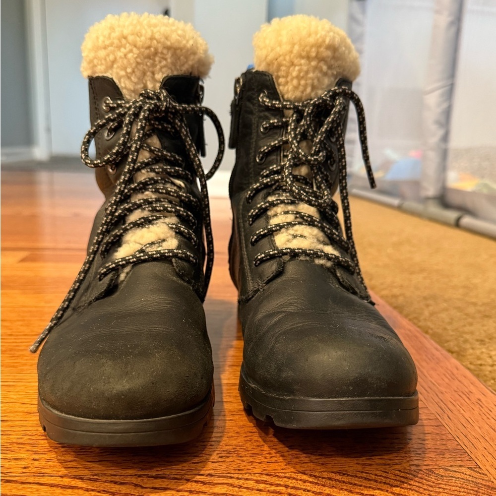 Sorel Women's Black Shearling-Lined Boots